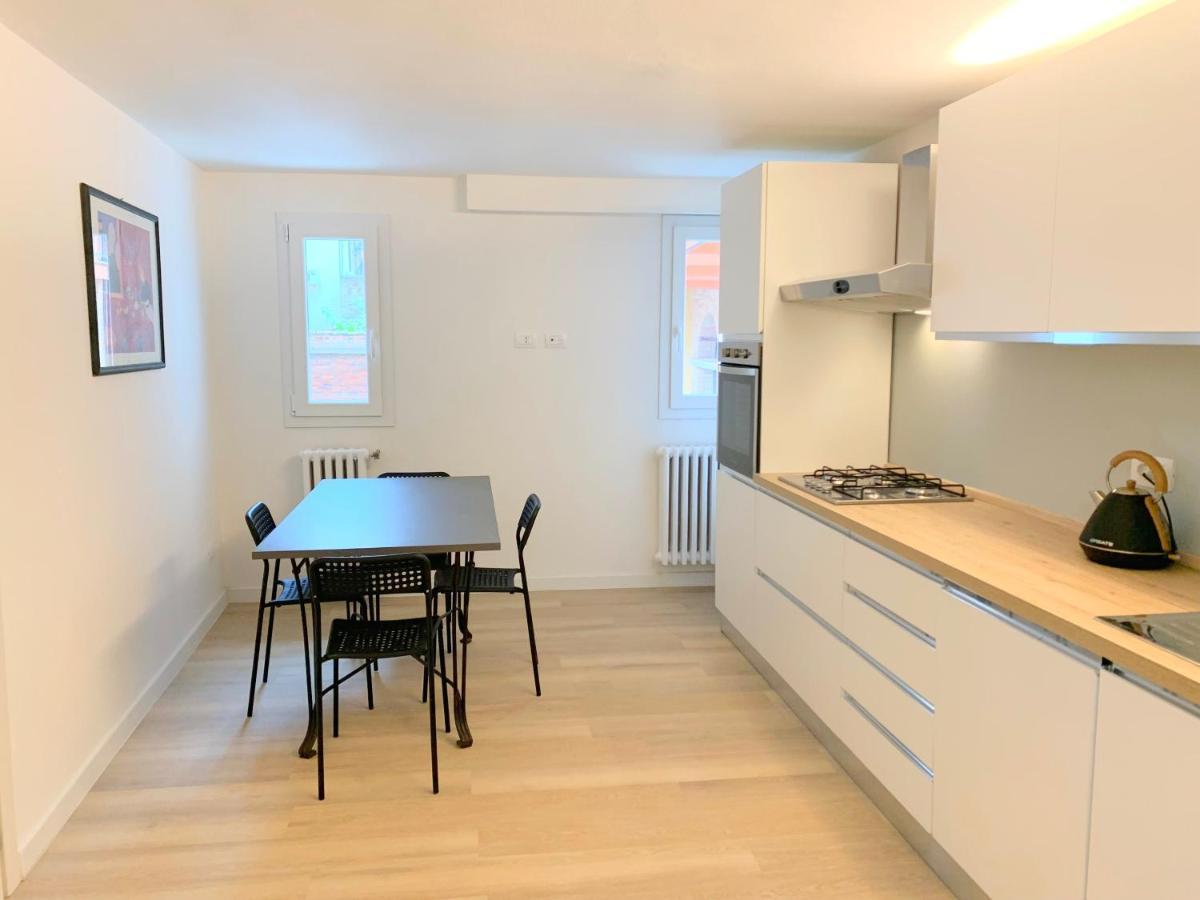 Casa Colomba Lejlighed Ferrara Eksteriør billede